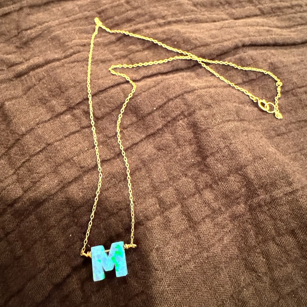 STUNNING BLUE OPAL M NECKLACE